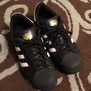 adidas Shoes - 🧸 Black, White, Gold Adidas Sneakers 🧸 adidas Shoes - 🧸 Black, White, Gold Adidas Sneakers 🧸
